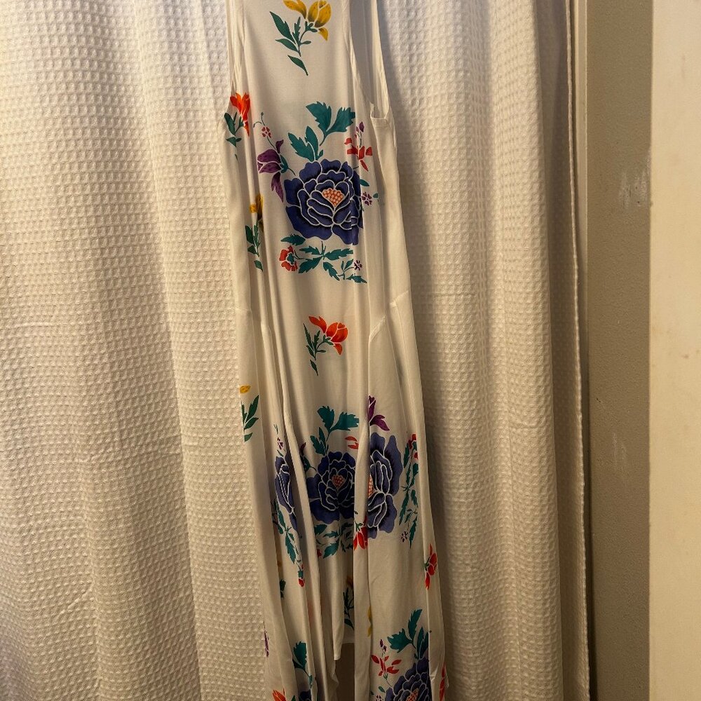 Beautiful Satyuga white summer dress with floral pattern; size S